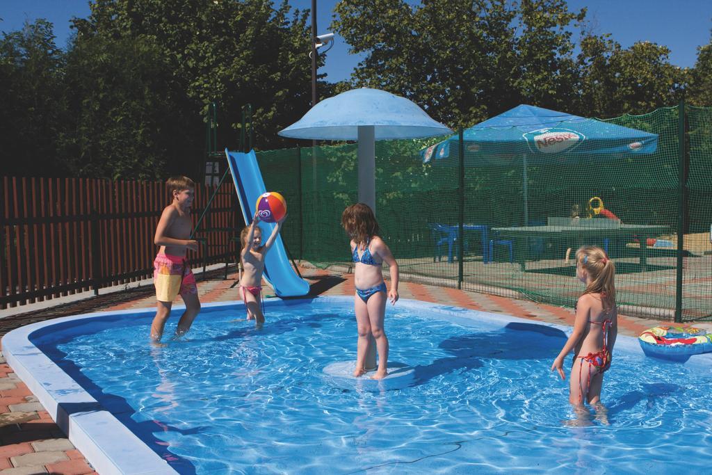 Camping Oase Praha Zlatniky (Central Bohemian) Bagian luar foto