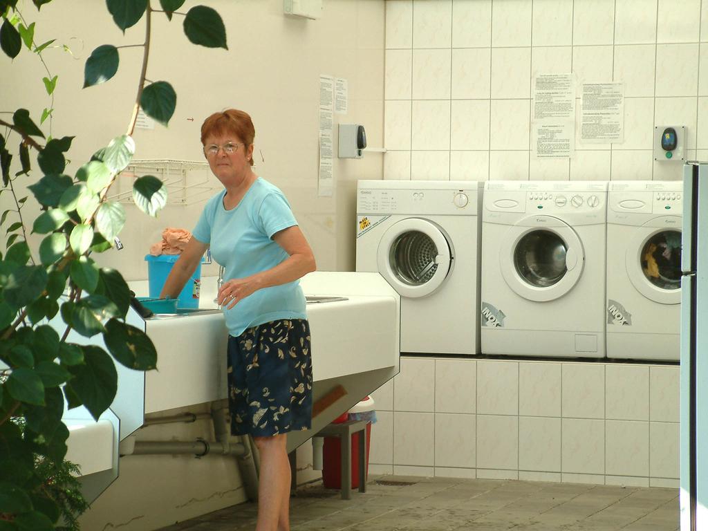 Camping Oase Praha Zlatniky (Central Bohemian) Bagian luar foto